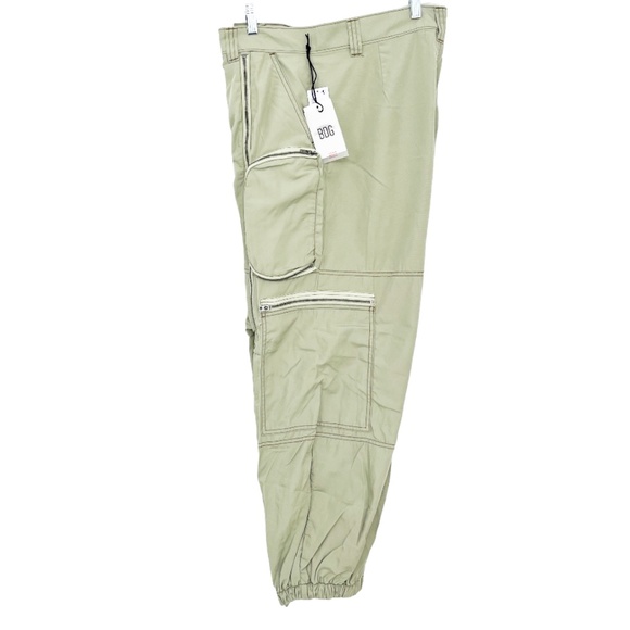 Urban Outfitters Green Cargo Pants - Picture 9 of 16